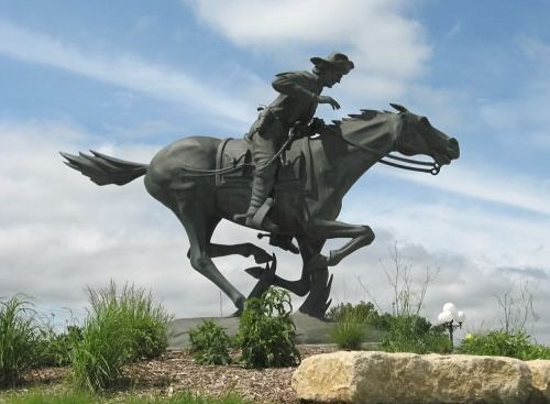 ourboomerblog's tweet photo. Did you know that Marysville is the Black Squirrel Capitol of Kansas?
This captured our interest, so we are traveling there to check it out.
@visitmvilleks @kansastourism
#noplacelikeks #visitlikealocal #marysvillekansas #ponyexpress #blacksquirrelcapital #didyouknow https://t.co/cAdOksyDXK