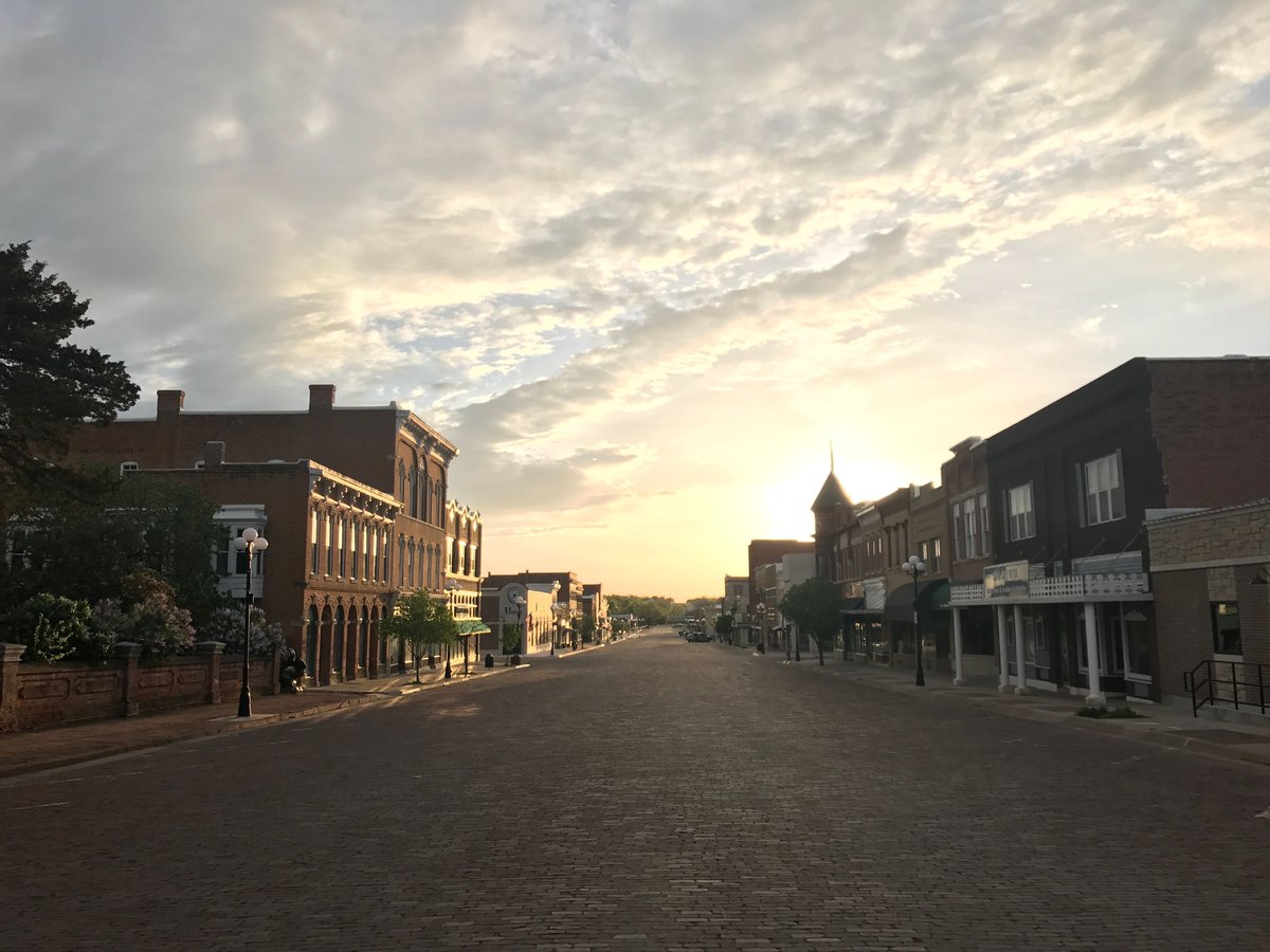 ourboomerblog's tweet photo. Did you know that Marysville is the Black Squirrel Capitol of Kansas?
This captured our interest, so we are traveling there to check it out.
@visitmvilleks @kansastourism
#noplacelikeks #visitlikealocal #marysvillekansas #ponyexpress #blacksquirrelcapital #didyouknow https://t.co/cAdOksyDXK