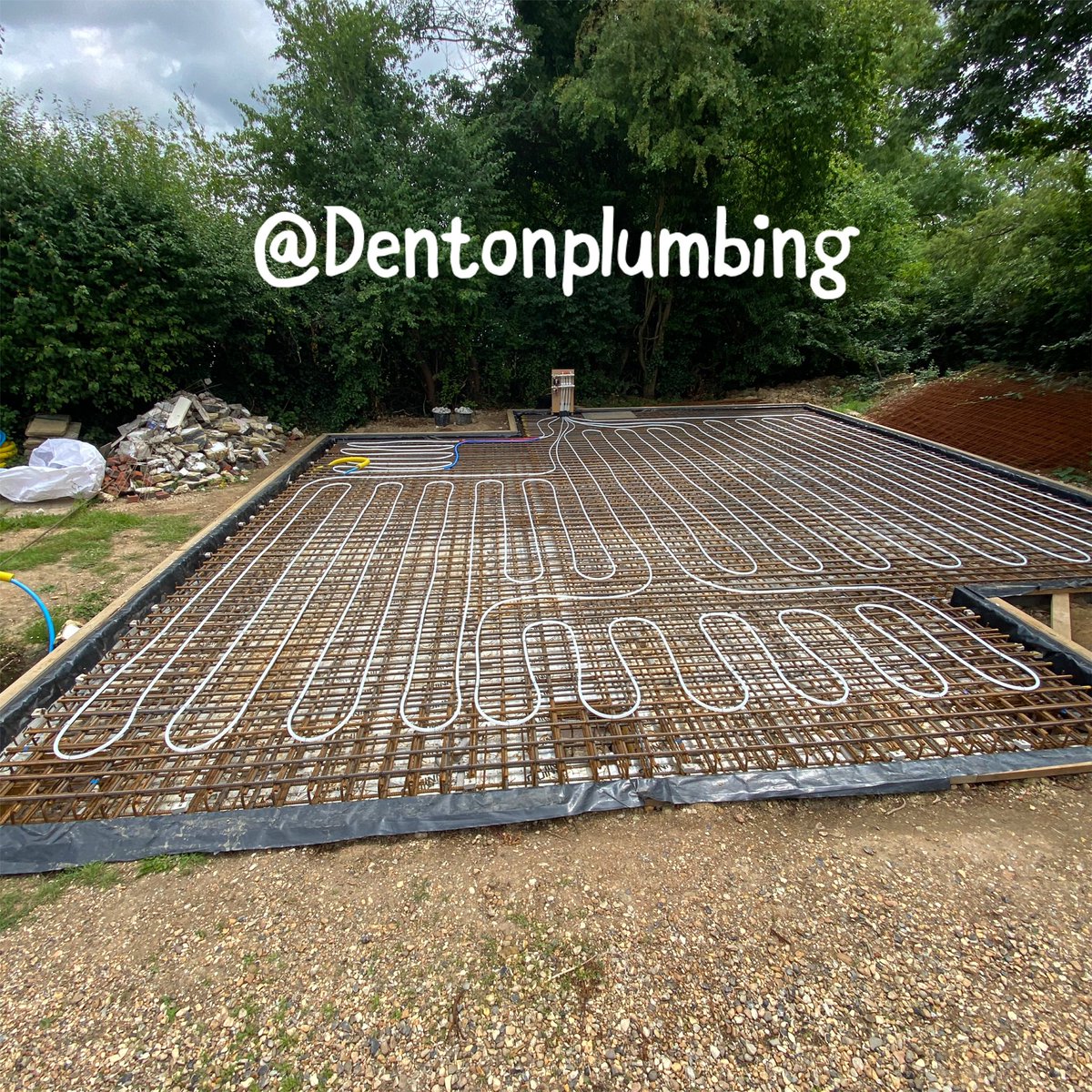 DENTONPLUMBING's tweet photo. Underfloor heating install ♨️  Designed by @OptimumUFH 
Installed by Denton Plumbing &amp; Heating Ltd 
Solid concrete floor construction 225mm 
#ufh #heating #dentonplumbing #optimumufh #surrey https://t.co/ZXNoOLJhon