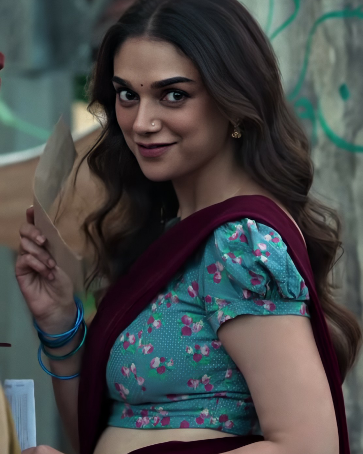 Cineket's tweet photo. #AditiRaoHydari from her latest sensational hit #SufiyumSujatayum. https://t.co/rYPzxq83eE