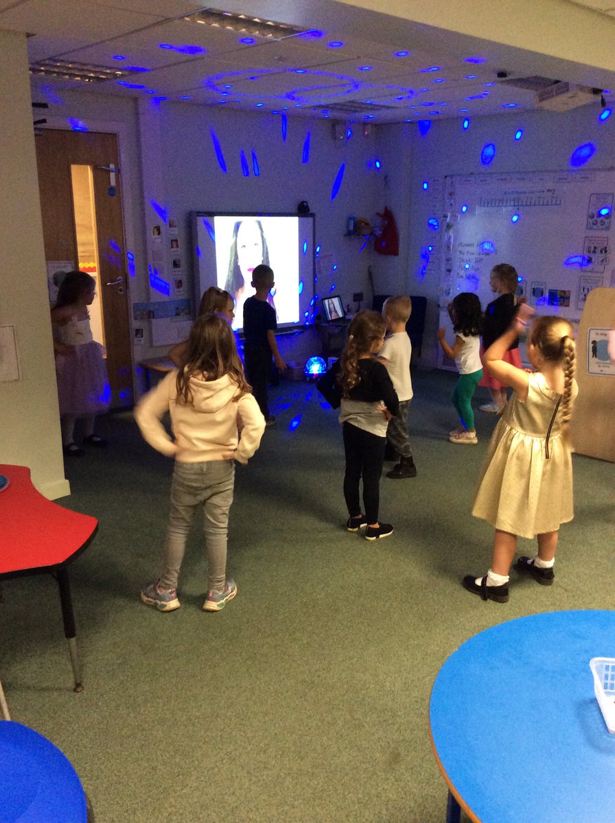 RectorySchool's tweet photo. End of year disco for the Early Years bubble, followed by treats, treats and more treats 👏👏😁#creatingmemories #socialdistancing #eyfs2020 https://t.co/fuaTJAwBJ0