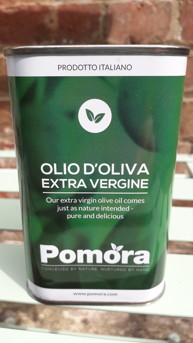 Olive oil just arrived! Perfect for my fresh summer dishes. Lovely new and fresh. Delicious with tomatoes #oliveoil  <a href="/PomoraGoodFood/">Pomora</a>