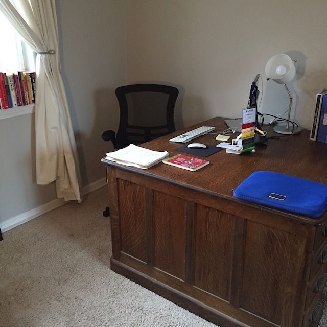 rekrootllc's tweet photo. #throwbackthursday to where it all began.. with the partner desk that was from the Buck family business which dates back to 1888. Co-founders Morgan Freitag &amp; Kimberly Buck used this for the first 3 years of rekroot! #luckycharm 😊 #entrepreneurship https://t.co/zfx0psq6Lo
