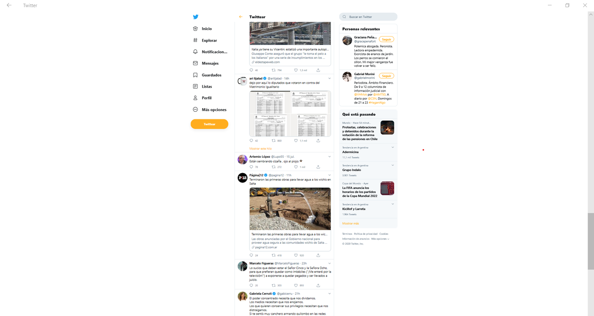 bibliocon's tweet photo. @TwitterSupport en la PC sale reducida la pantalla de twitter https://t.co/99WOjLsrBh