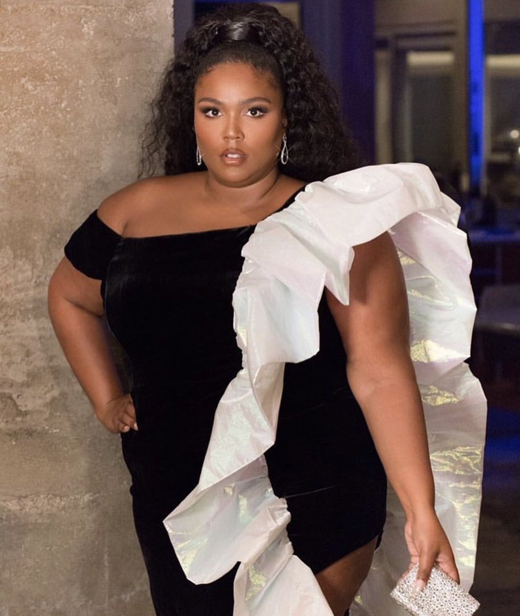StyleemixC's tweet photo. Today we are throwing it back to the recently concluded @bet awards where black outfits seemed to be the order of the day🖤🖤

On the scale of 1-10 rate these looks 😁

#styleemix #betawards #tbt #fashion #style https://t.co/nVSco1meKz