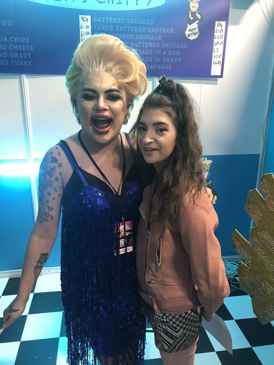 freya_such's tweet image. I miss seeing shows 🥺 😢. I can’t wait to see my Faves soon hopefully on the Tour’s , when Miss Rona decides to go 😂😂 #PleaseGo @CherylHoleQueen @Divinadecampo @ChipShopBird @THEVIVIENNEUK 💖💖💖💖