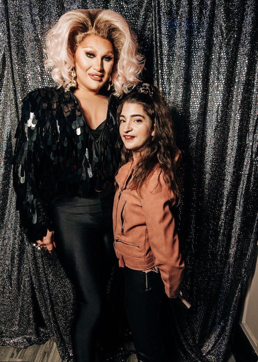 freya_such's tweet image. I miss seeing shows 🥺 😢. I can’t wait to see my Faves soon hopefully on the Tour’s , when Miss Rona decides to go 😂😂 #PleaseGo @CherylHoleQueen @Divinadecampo @ChipShopBird @THEVIVIENNEUK 💖💖💖💖