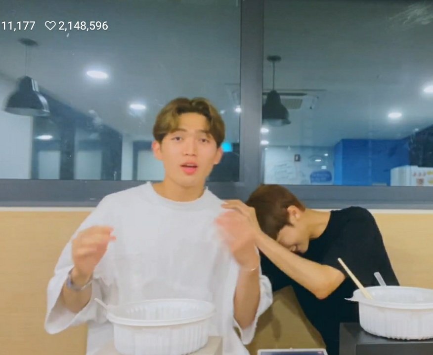 10TIONsUP's tweet photo. just yein wanting gyujin to shut up and being shy 😂👌 https://t.co/O60UymqgeN