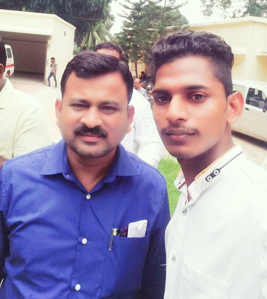 BishwaRanjanDa8's tweet photo. ଅଭିନନ୍ଦନ ଓ ଶୁଭେଚ୍ଛା ଭାଇ, ମାନ୍ୟବର ମୁଖ୍ୟମନ୍ତ୍ରୀ ନବୀନ ପଟ୍ଟନାୟକ ଙ୍କୁ ଆନ୍ତରିକ ଧନ୍ୟବାଦ। ରାଜ୍ୟ ସାଧାରଣ ସମ୍ପାଦକ (in charge of #Regional_development) ଭାବରେ ଆମ ପ୍ରିୟ ବିଜୟ ନାୟକ(ଭାଇ) ଙ୍କୁ ଦାଇତ୍ୱ ଦେଇଥିବାରୁ ଭାଇ ଙ୍କୁ ଅଭିନନ୍ଦନ ଓ ଶୁଭେଚ୍ଛା।
@BijayaKuNayak Bhai 💐 https://t.co/TRhNpX8yfI