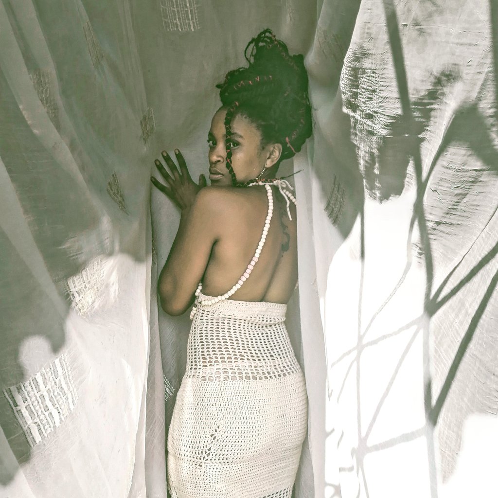 "I can't lie I need you Mr Sun. Chasing after you I'm on the run." 🌻☀️
.
Dress by <a href="/evol_works/">EVOLV Works</a>
.
.
.
#singer #songwriter #pyramidsofnuune #handcrafter #crochetpattern #dresses #accessories #beads #everydaysouthafrica #southafricanwomen #southafricanartist