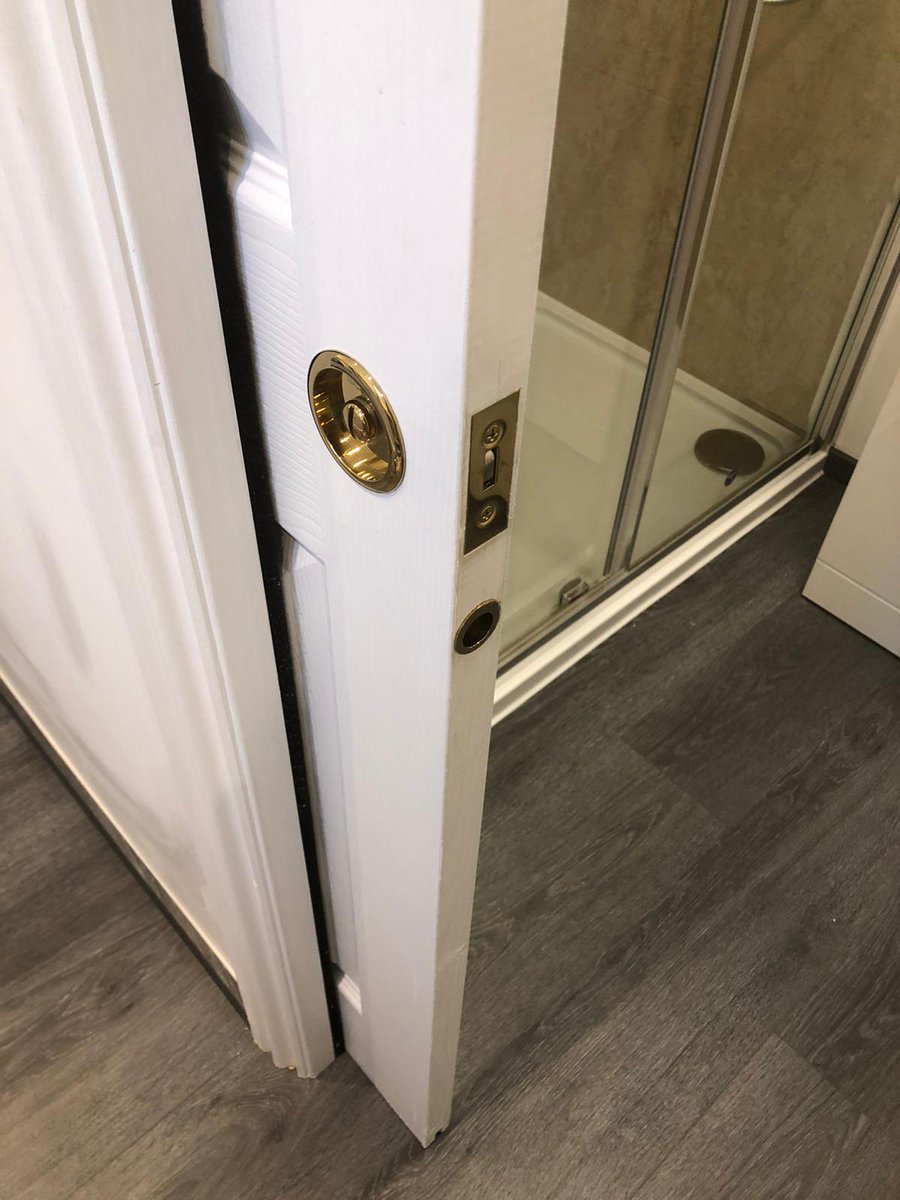 ApolloKitchens2's tweet photo. #Kitchen fit and #Bathroom for JLS #Building Services as part of a #garage #conversion, excellent job of fitting by the team with a great finish by John, #decorating to #perfection.   #kitchens #bathrooms #design #decor #flooring https://t.co/nQeCGhGhsy