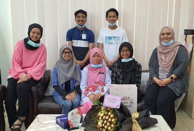 1115Infinitus's tweet photo. Congratulations, Bonda for the new placement at Sekolah Tun Fatimah, Johor! ✨ Thank you for your guidance throughout the years ❤️ We hope to see you again. We love you! 🥰 https://t.co/xKEcZknea1