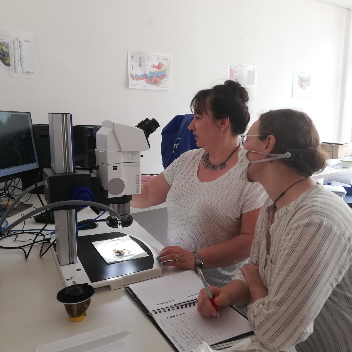 Today in the Raw Material Lab we welcome Angelika Rudelics from @NHM_Wien who is working with Gabi to examine a leather belt from a site in Central Austria. Good luck with your work guys! #archaeology #womeninscience
