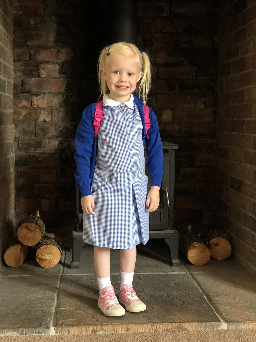 emmamcgurrell's tweet photo. Thank you Mrs Short, have a lovely summer ❤️ @KibblesworthA https://t.co/ZYf2wfUeiu