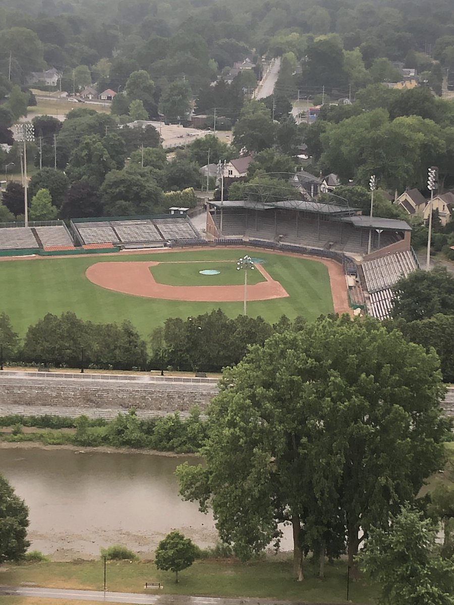 Even on a rainy Thursday, Labatt Memorial Park is so beautiful. #LdnOnt staff work on it constantly. What a setting in #LdnOnt.