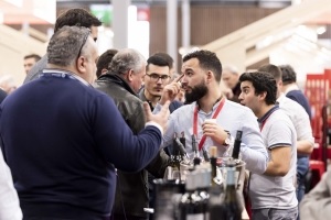 Wine Paris &amp; Vinexpo Paris gaan in 2021 verder als één gezamenlijk merk en evenement.
bit.ly/2ZAxk6N