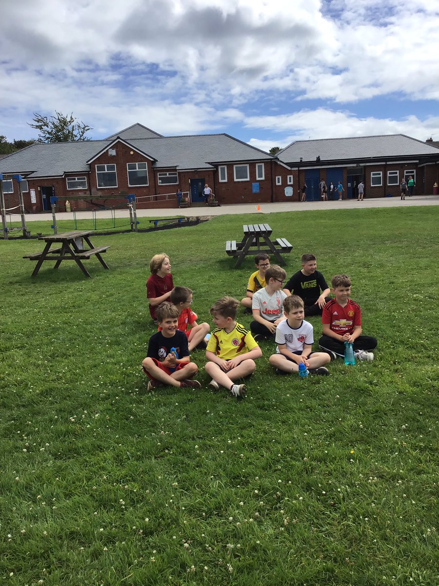 OlqopPrimary's tweet photo. Bubble sports day! @HimidClass https://t.co/5PuKfXzmA1