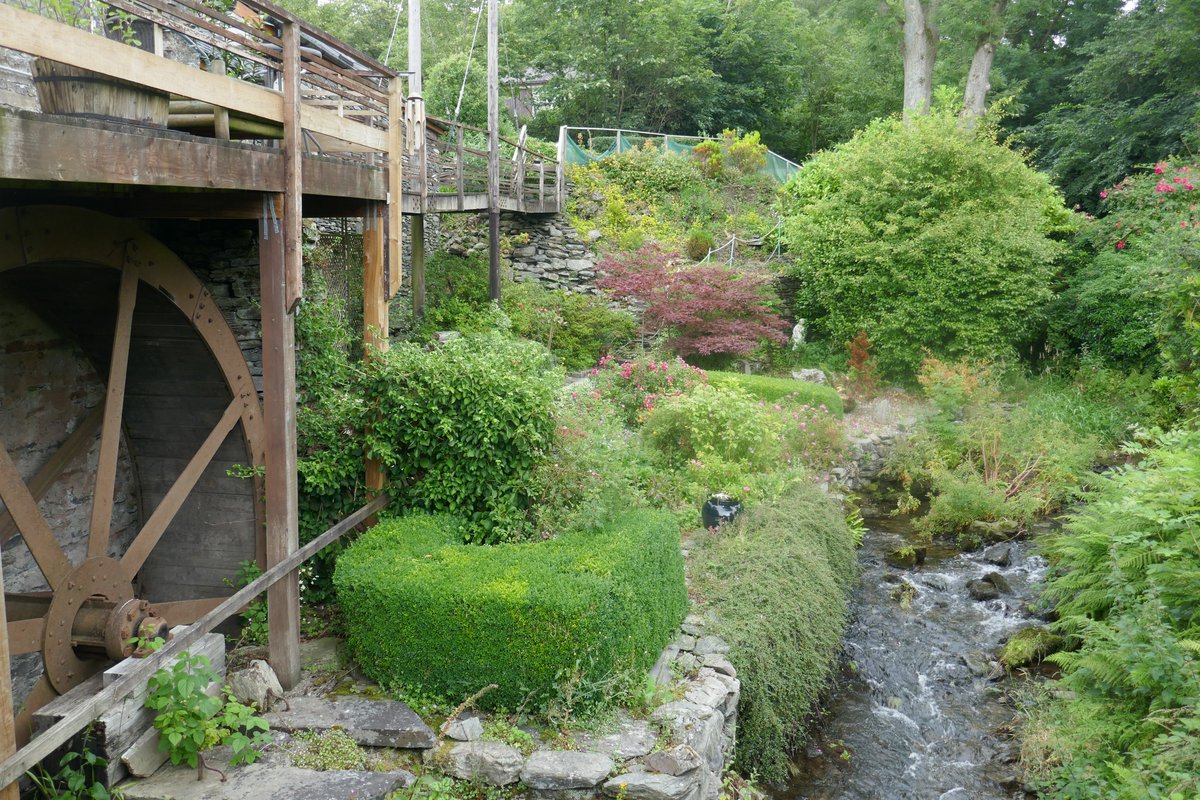 TheLengthsman's tweet photo. Love this mill side garden in #Beckside 
Still has the mill stone #heritage #gardens https://t.co/axcwj5bplX