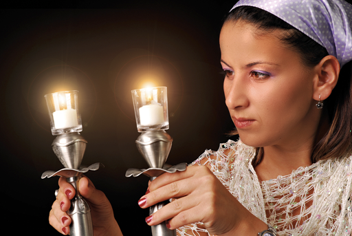 R_ResenaBiblica's tweet photo. Las mujeres, como parte del pueblo de la alianza, participaban en todas las celebraciones, aunque su presencia en el culto apareciese como menos relevante que la de los varones. #TemplodeJerusalen #ReseñaBiblica https://t.co/Ne0RnG9vlo