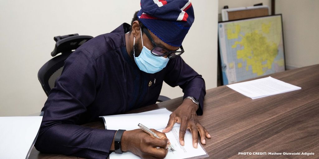PowerAfricaUS's tweet photo. At a virtual ceremony, Power Africa and @followlasg launched the Lagos State #IntegratedResourcePlan that will guide the development and implementation of a comprehensive #electrification strategy for #LagosState ➡️ https://t.co/DzXKbHMZJZ.

@USAID @USAIDNigeria @AfricaMediaHub https://t.co/gXGL1NMUoW