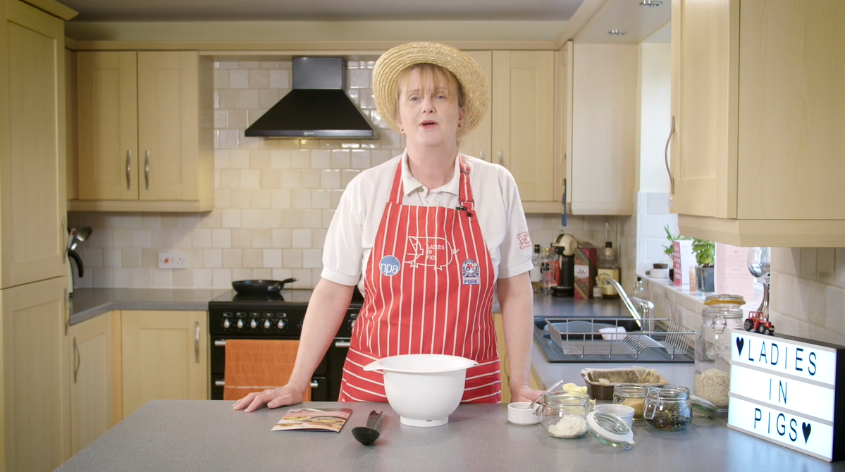 greatyorkshow's tweet photo. 2pm - Cooking with @ladies_in_pigs - #Pork is a hugely versatile meat that is rich in protein & is produced in Britain to rigorously high standards. Join Ladies in Pigs for two easy-to-follow recipes - https://t.co/EjJvs06igg #VirtualGYS https://t.co/UZNvId48Dv