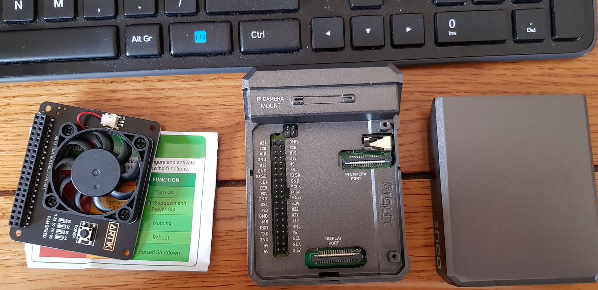 dick_turpin's tweet photo. Ooh error missus. It's like geek pr0n #raspberrypi #argonneo https://t.co/14ZylabRMW