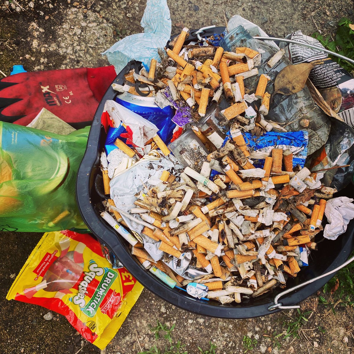 PlasticFreeJsy's tweet photo. I had a rubbish walk today! I decided to pick up every single cigarette butt I saw. Just over a mile this usually takes me about 35 mins, today it took 4 hours. Why? 2,375 cigarette butts of plastics and toxins, waiting to be flushed straight to the ocean 😡 #buttoff https://t.co/VKZgHzu4XY