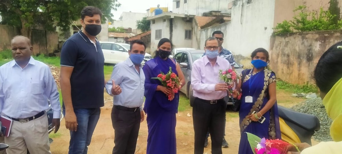 BJD4Nuapada's tweet photo. MLA Shri Rajendra Dholakia attended a training program of PDS distribution for SHG groups of Nuapada NAC and other areas. Met with the patients discharged from Ramkrishna hospital,Raipur. https://t.co/iLmIzMfcIh