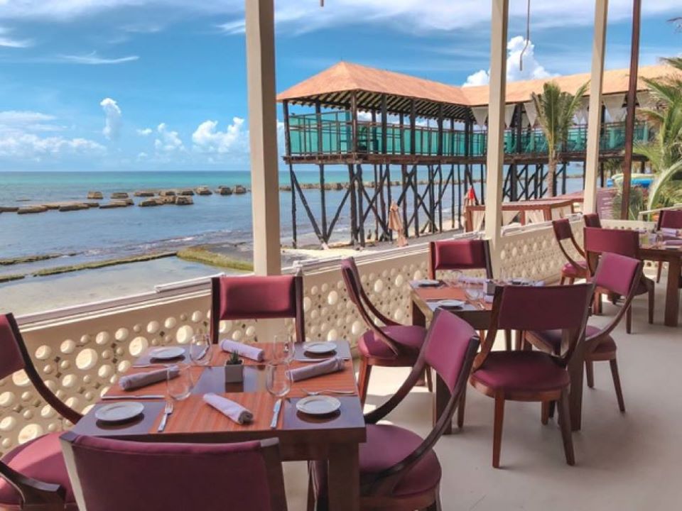 GenerationsRsrt's tweet image. Palms Gourmet Terrace is the ideal place for scenic views of the Caribbean Sea and mouth-watering dishes. #GenerationsTogether