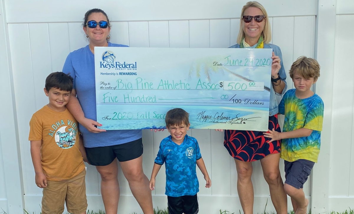 KeysFCU's tweet photo. @KeysFCU is a proud sponsor of Big Pine Athletic Association's Youth Soccer. We know that all of our youngsters have had a lot of things put on hold over the last few months and we wish them a fun and safe season this Fall. #Community #LocalsHelpingLocals #LiveWorkBankLocal https://t.co/eB9xTPSGLT