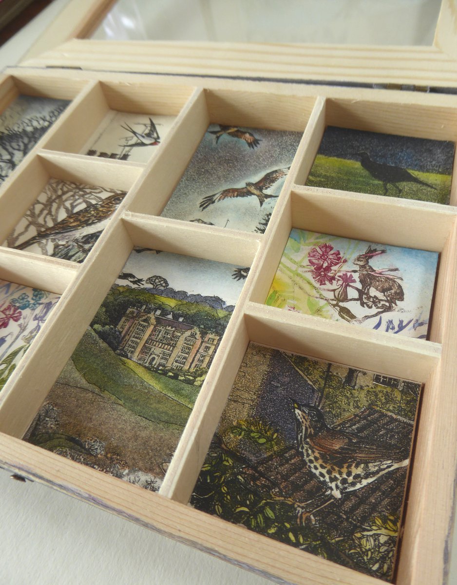 Another tiny decorative box of etchings completed and listed.This one contains snippets of treecreeper, kite, song thrush, swallows,hare,Fountains Hall etsy.com/uk/shop/MoiraM…
#originalprint #handmadewithlove