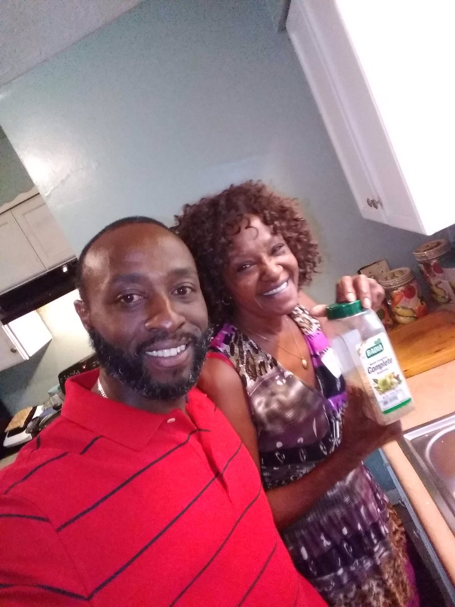 callmevtho's tweet photo. Happy birthday Mama👑 It really feels good to know that you will still cut a bihh for me!!!🤣🤣❤️❤️ #mamaslove #loveyou #mama https://t.co/wRpvSF0SyL
