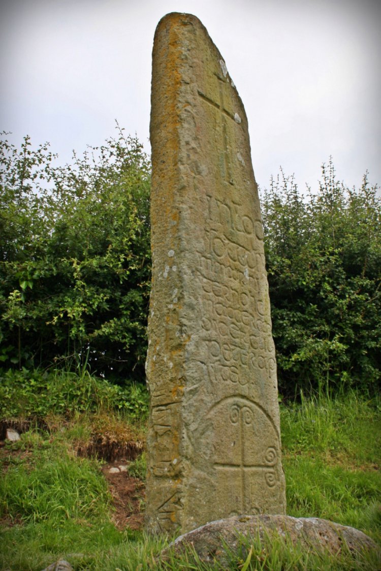 There is an area west of Slieve Gullion, Co Armagh, known as “The Glen of the Heifer”! Once a famous cow in this glen who gave milk in abundance to everybody who came but one day someone tried to milk her into a sieve! Angered her so much she left mark on the Kilnasaggart stone!