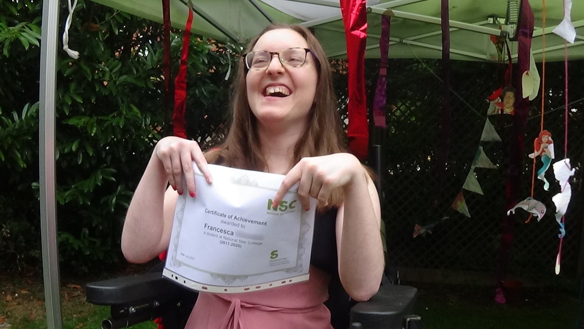 TheNationalStar's tweet photo. Look at all those smiling faces of our leavers at Elizabeth House! Congratulations all of you and enjoy the well-earned celebrations! #LeaversCeremony #LeaversHighlights https://t.co/5nPgeQV8TI