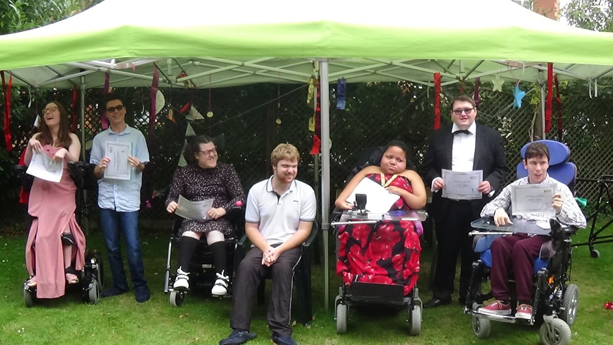 TheNationalStar's tweet photo. Look at all those smiling faces of our leavers at Elizabeth House! Congratulations all of you and enjoy the well-earned celebrations! #LeaversCeremony #LeaversHighlights https://t.co/5nPgeQV8TI