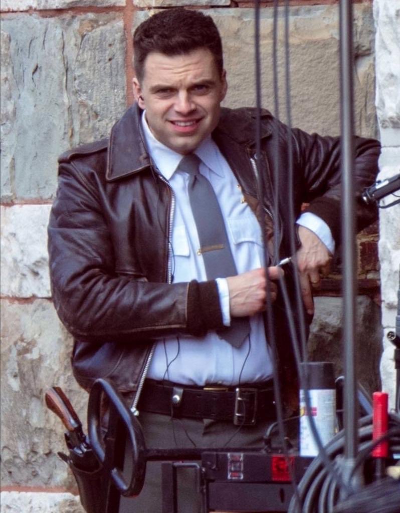 TheFilmUpdates's tweet photo. The Devil All the Time, starring Tom Holland, Robert Pattinson, Sebastian Stan, Mia Wasikowska, Bill Skarsgård, Eliza Scanlen and Riley Keough, will be released on Netflix on September 16 and is a major awards season contender. https://t.co/D8GtZ1vRjL
