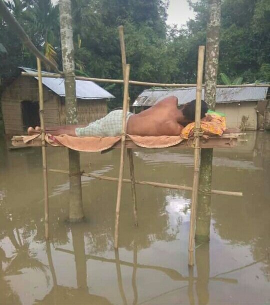 mr_narayan01's tweet photo. Nearly 36 lakhs people in 27 districts of #Assam is affected by flood. More than 80 people died. Bt Who cares? Whenever Assam suffers only Assam suffers. Shame on national media @ZeeNews @republictv
#prayforassam We are also Indians. #AssamNeedsHelp https://t.co/s631vGJ6CN