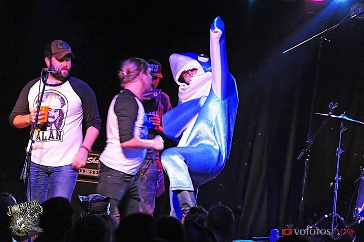 joesonweedst's tweet image. ON THIS DAY: July 16, 2016 

@WCSmokeout After Party with @googleusplease and that time @RyanHurd was left shark.🦈
