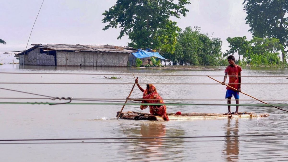 fffguwahati's tweet photo. There has to be a scientific study on the reasons as to why the flooding gets worse year after year. 
Assam floods are fueled by climate crisis, poor embankments, deforestation, encroachment and lot more reasons. 
.@CMOfficeAssam 
#NortheastMatters #AssamFloods #AssamIsDrowning https://t.co/rozX1ddQKp