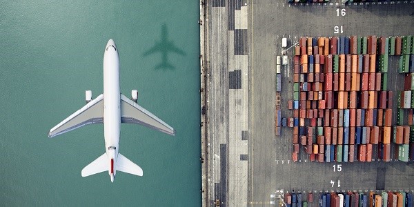 TRChannelChief's tweet photo. The world is taking note of the #HPE approach to containerization and the critical role #HPE #GreenLake and #HPE #PointnextServices can play in ensuring a successful move to containers. Check out this ITPro article. #USEnterpriseEast
https://t.co/EyFY6BcURn https://t.co/3C5ilkZiWw