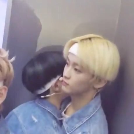 tomoyo_o93's tweet photo. 제노 본인이 더 커도 와락 안기고 보는게 진짜 대형견 같음 https://t.co/t7d1gWufmH