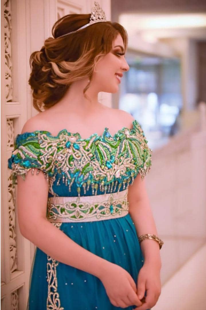 #مساء_الخير #البلوزة_الوهرانية 
#الجبة_الجزائرية #تنوع_لباسنا_الجزائري #الجزائر_البلد_القارة_الثقافية #العروس_الجزائرية #العروس #الجزائر #الجبين_حلي_جزائري #سهيلة_بن_لشهب #souhilabenlachhab