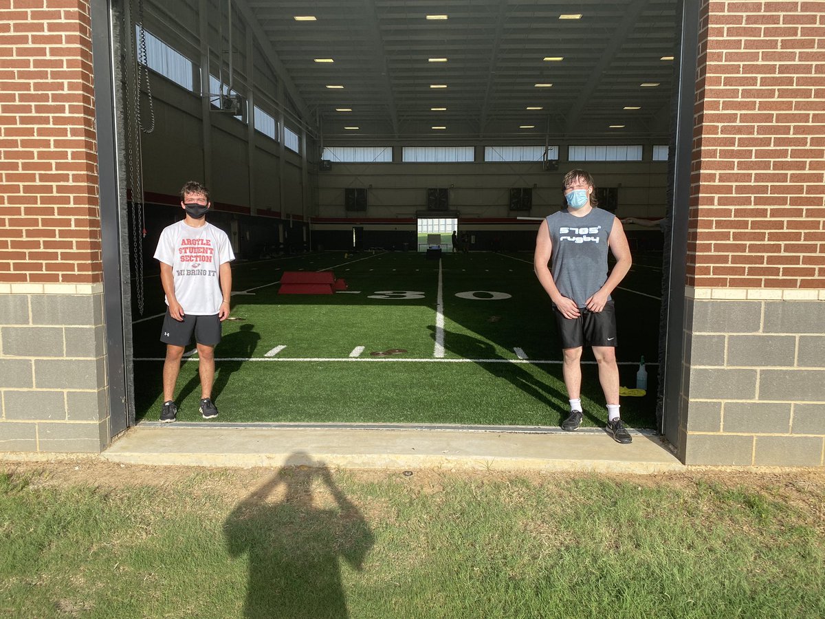 argylegridiron's tweet photo. Best week of S&C yet! Our athletes took care of business following new guidelines and wearing masks.
Difference Makers this week are @_zachstewart14 and @BunnellChase !
#TheDifference #SweatyMasks https://t.co/KGEZ0wtyUV