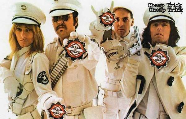 PantheonPods's tweet photo. In episode 55 of "History In 5 Songs", @PopoffMartin talks about producer #TomWerman & #TwistedSister. #CheapTrick #MotleyCrue #Dokken #share #podcast @tomwerman
#Listen ----> https://t.co/WI6s0yJLLZ https://t.co/xCTBgLrnZW