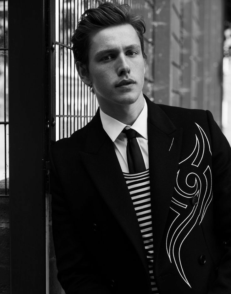 Uzivatel Gale Na Twitteru みんながオールドガードを見る ルカ マリネッリのブームが来る Trust トラスト ゲティ家のスキャンダル を見る 主演のハリス ディキンソンに注目が集まる キングスマン新作やドラン新作への出演でハリス ディキンソンの