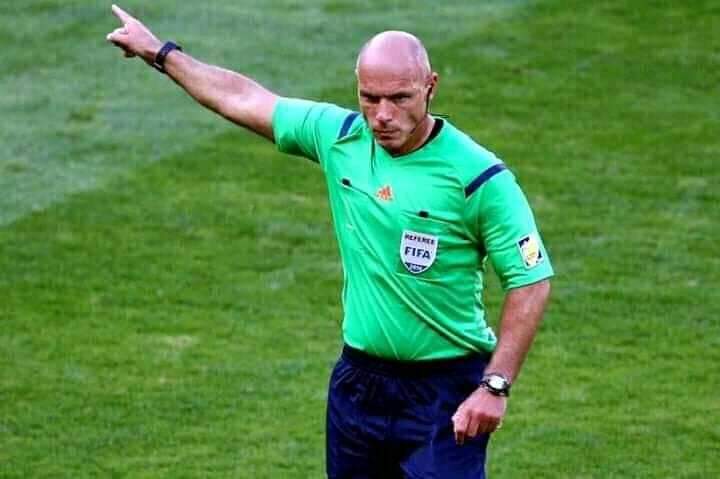 Happy birthday to Man Utd great, Howard Webb

H.E.R  \"House of Representatives\" 