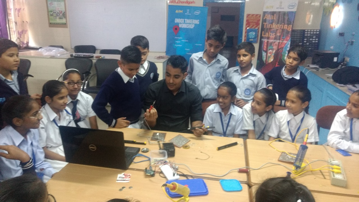 NITIAayog's tweet image. #COVID19 has given an opportunity to enable the Indian youth to step up, learn, and innovate as they #TinkerFromHome to come up with solutions to tackle the ongoing #coronavirus crisis: AIM MD @rramanan &amp;amp; @RonakVJ, Innovation Lead, #AtalTinkeringLabs.
niti.gov.in/index.php/worl…