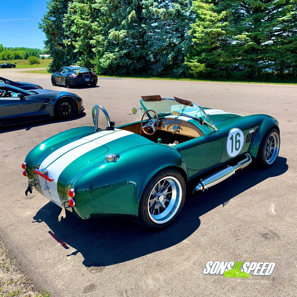 sons_of_speed's tweet photo. Spotted this beautiful #shelbycobra at a #trackday at #GingermanRaceway. #Carspotter https://t.co/h7lG3zYsSc