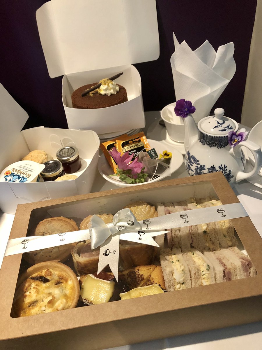 There’s nothing ordinary about Pecks Afternoon Tea to takeaway. All the Traditional Tea items are included and we will even provide the tea ❤️
Beautifully presented to give as a Gift 
When it has to Special ...... When it has to impress ...... 
#afternoontea  book now