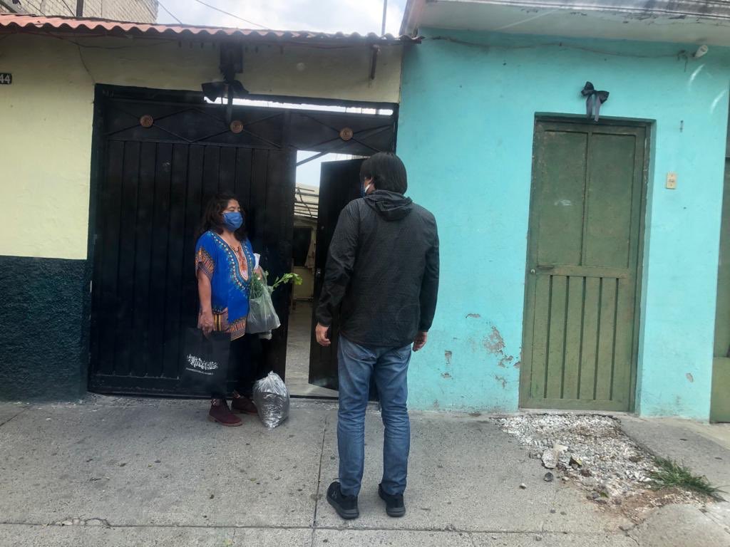 lxsinVISIBLESmx's tweet photo. ¡HOY! Como todos los días, salimos a dar una mano a lxs que más lo necesitan; pero no estamos solxs. Tu ayuda es muy importante. Si tienes algo para donar ya sea alimentos, abrigo, trebejos o ropa busca a #lxsInvisibles y colabora #ContigoContamos #TejidoAsociativo
#Naucalpan https://t.co/zXHKG5byt3